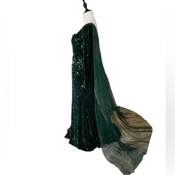 Emerald Green Sequin Gown Medium Stretch Formal Dress w/ Train - Picture 7 of 13